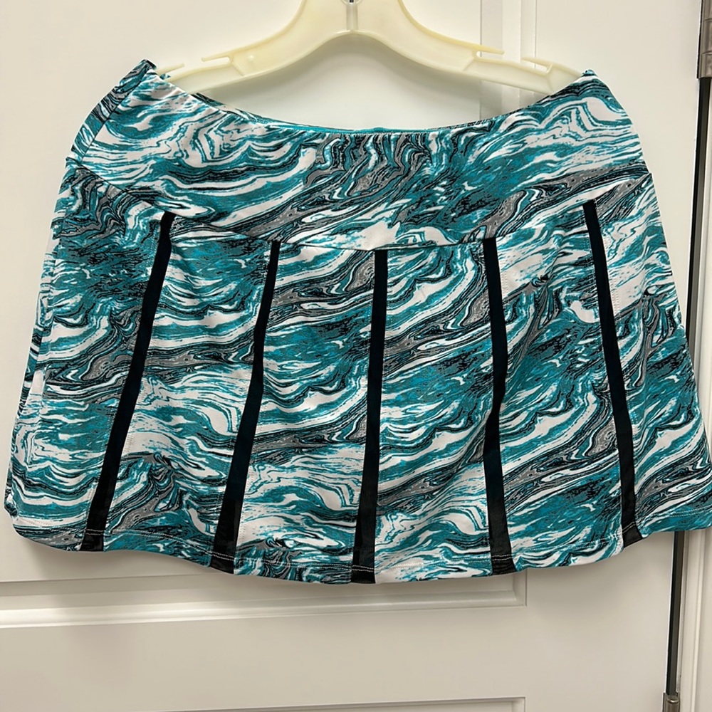 CHRISSIE BY TAIL TENNIS SKORT